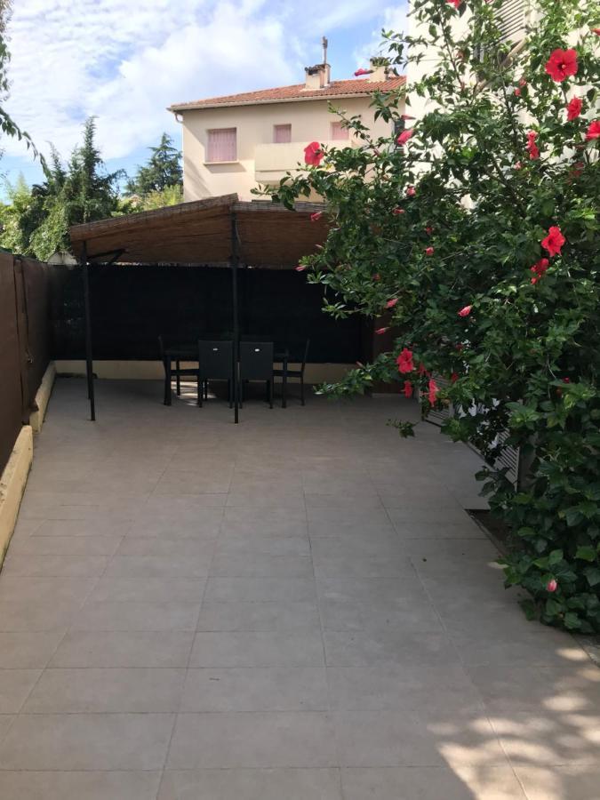 Апартаменты Sleep In Antibes City Center Экстерьер фото