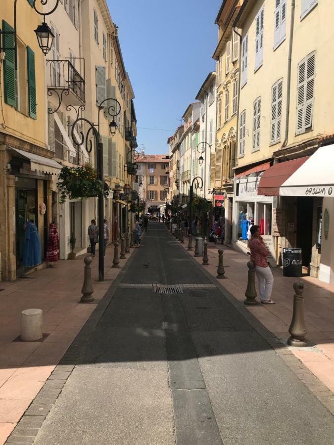 Апартаменты Sleep In Antibes City Center Экстерьер фото